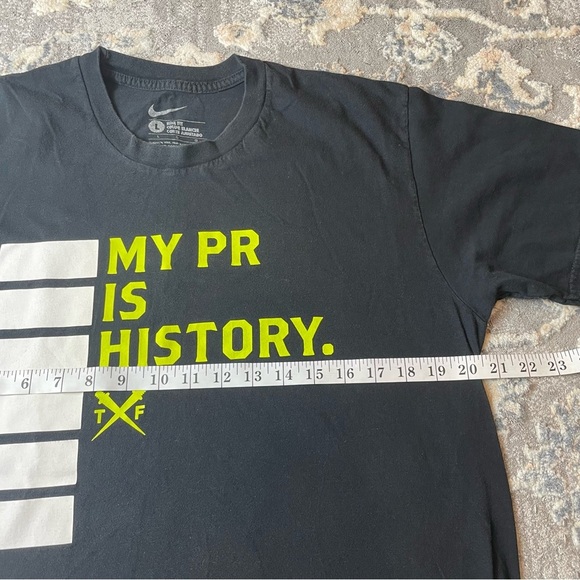 Nike Black Short Sleeve Tee with Bold Graphic Design - Picture 4 of 4